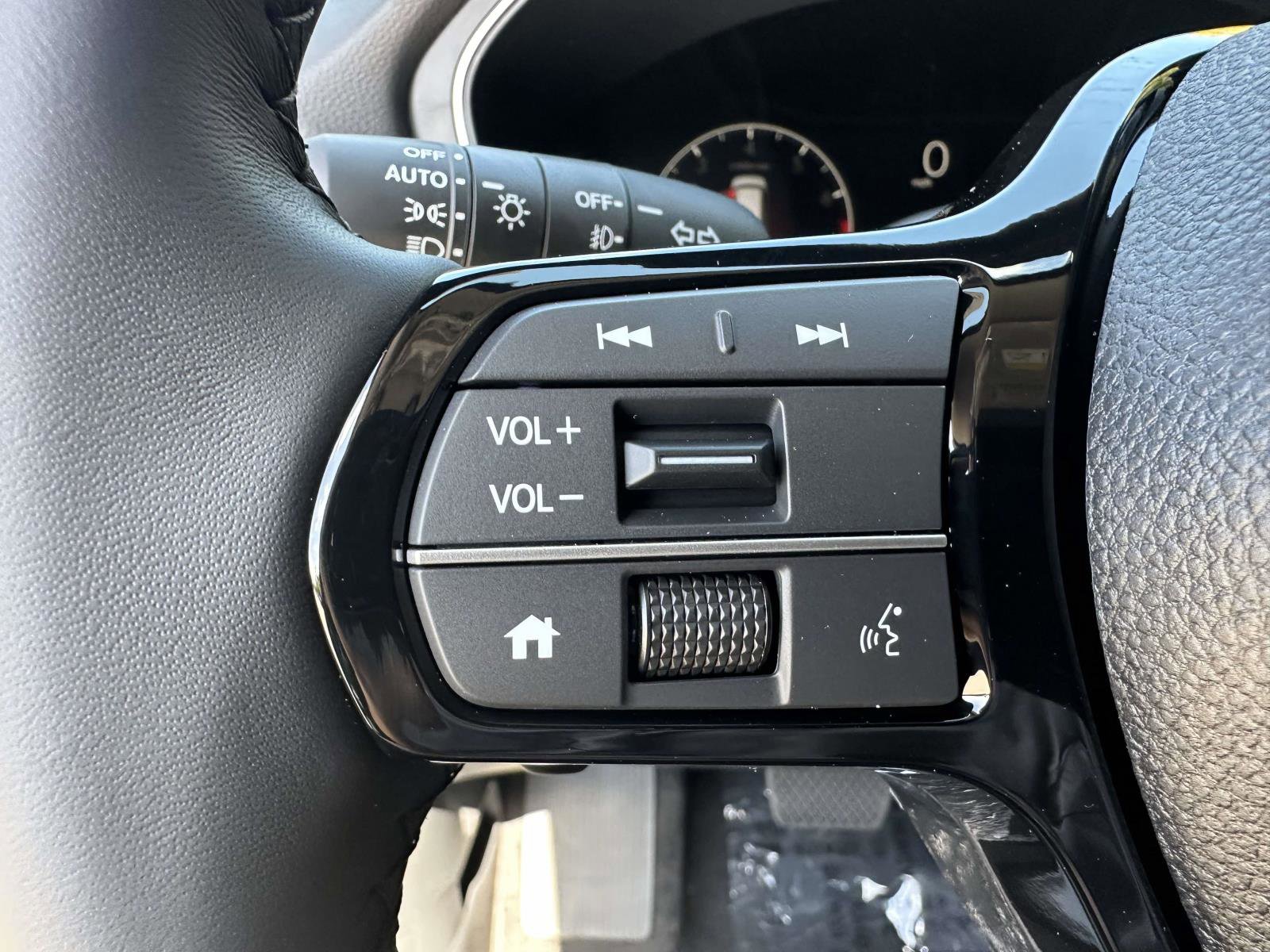 New 2025 Honda Pilot Touring image 13
