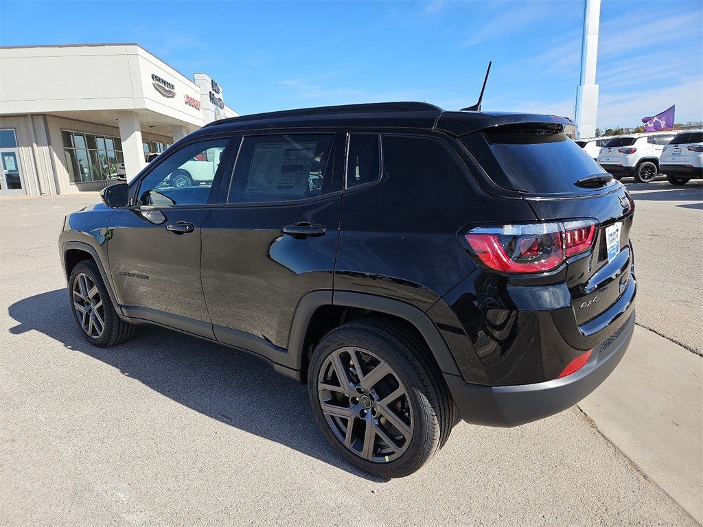 New 2026 Jeep Compass Latitude image 3