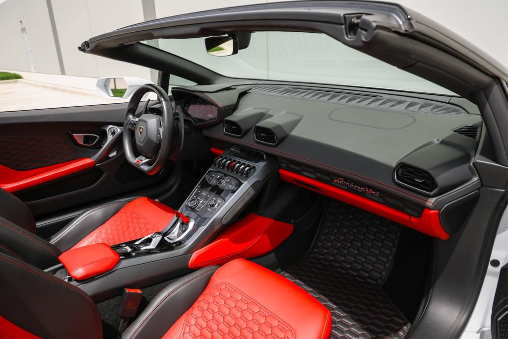 Used 2019 Lamborghini Huracan LP 580-2 RWD image 26