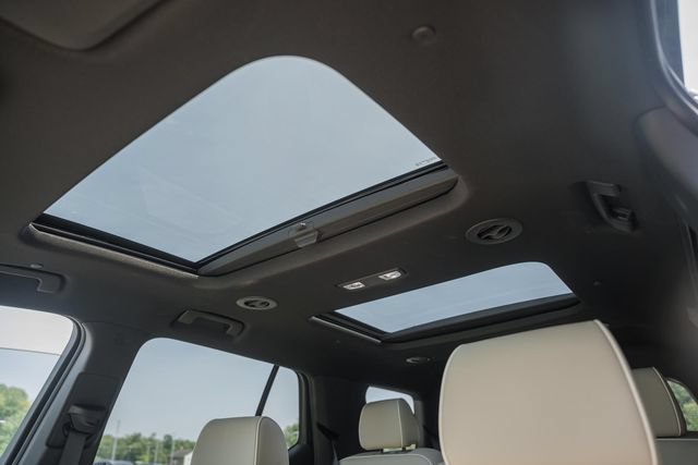 Used 2023 Chevrolet Traverse Premier AWD/4WD image 52