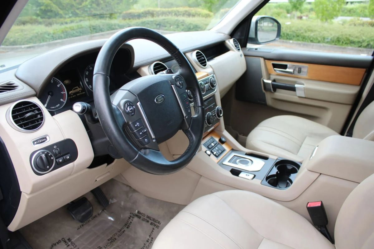 Used 2016 Land Rover LR4 HSE AWD/4WD image 13