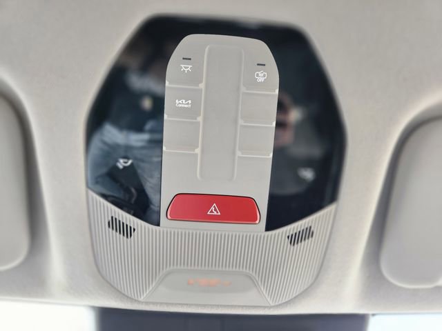 Used 2025 Kia K4 LXS image 28