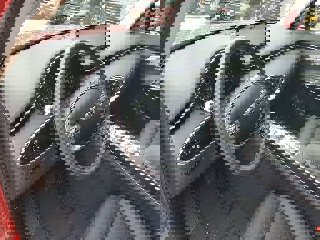 Used 2025 Genesis GV70 2.5T image 24