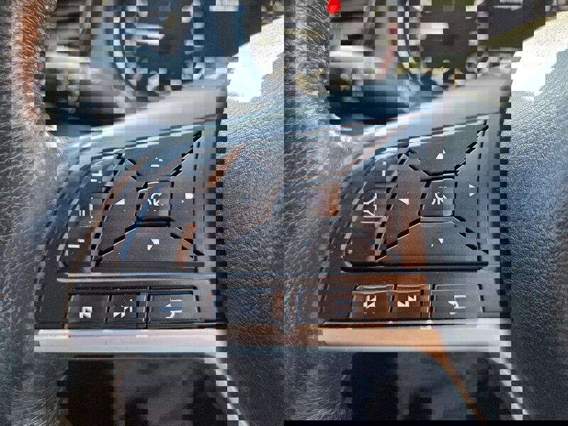 Used 2017 Nissan Rogue SL w/ SL Premium Package image 17