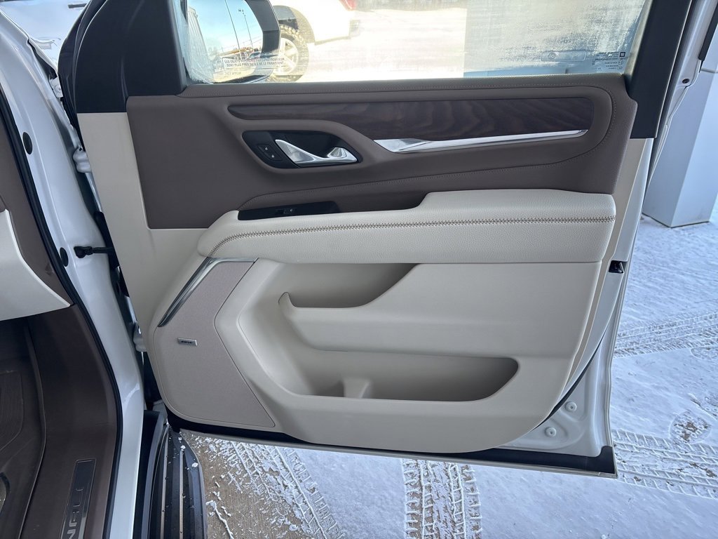 Used 2023 GMC Yukon XL Denali w/ Advanced Technology Package image 38