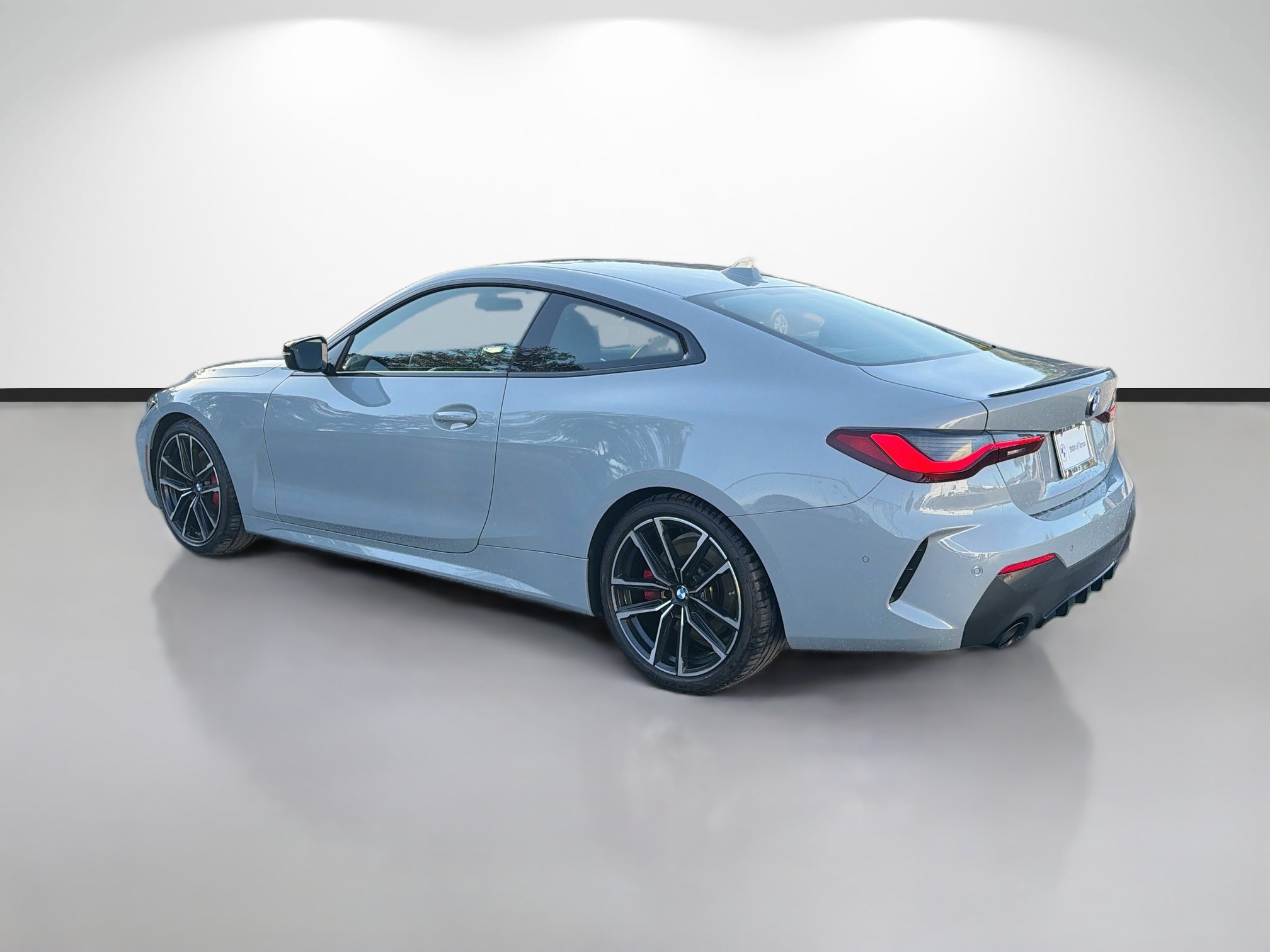 Used 2024 BMW 430i Coupe w/ M Sport Package RWD image 5