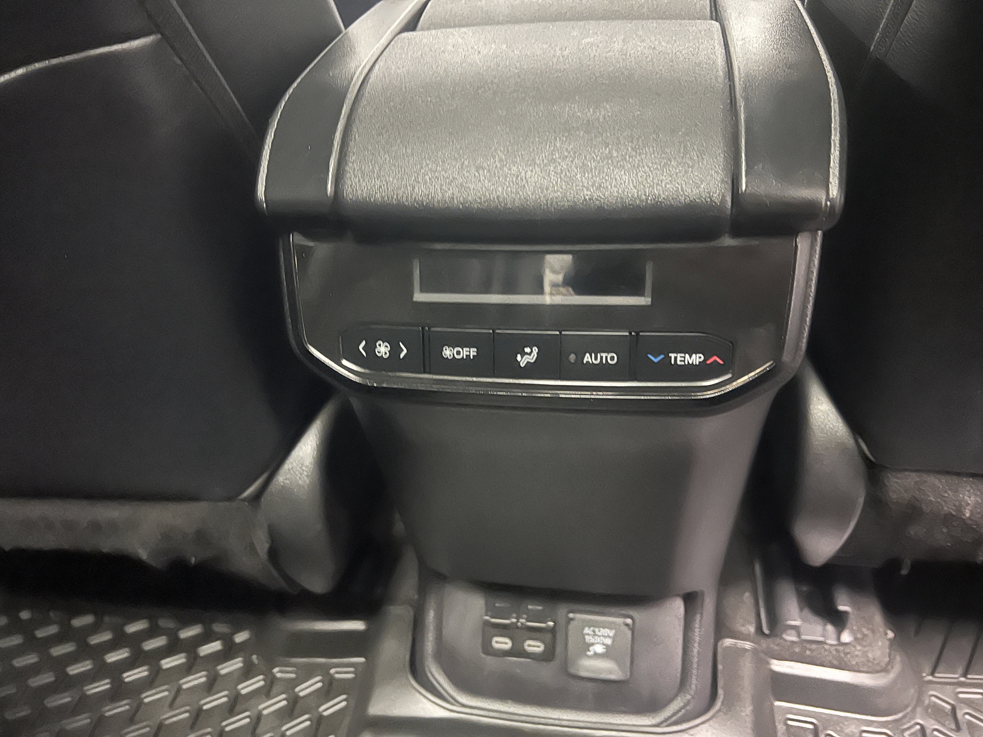 Used 2023 Toyota Highlander Limited image 28