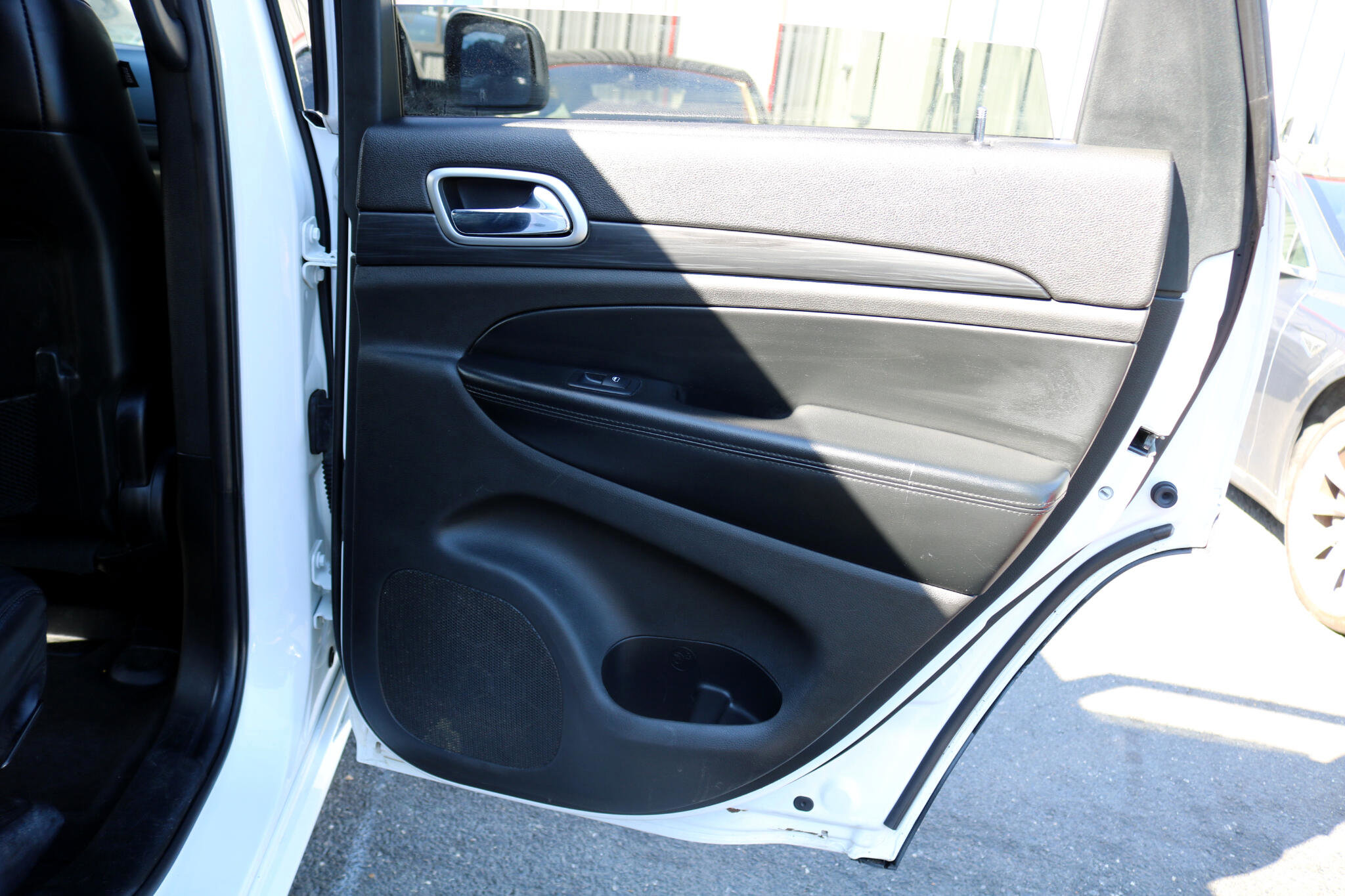 Used 2019 Jeep Grand Cherokee Altitude image 41