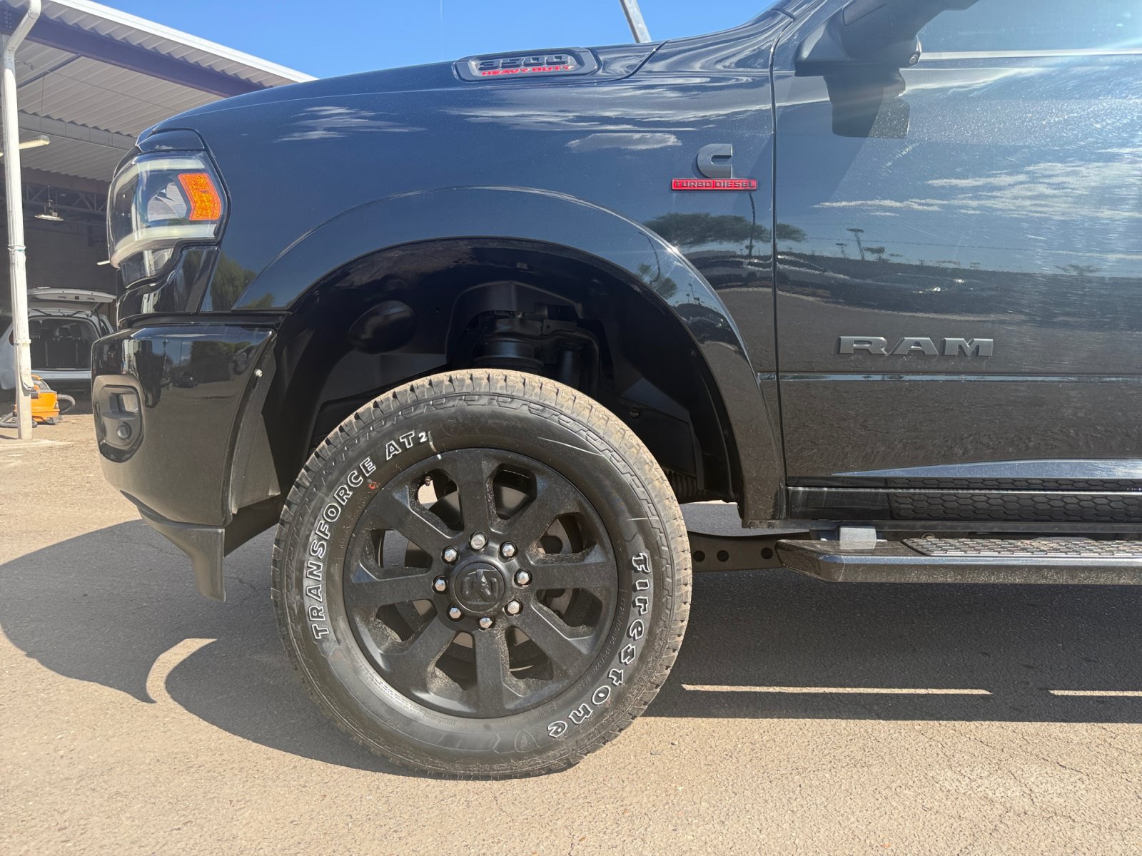Used 2019 RAM 3500 Laramie w/ Black Appearance Package AWD/4WD image 10