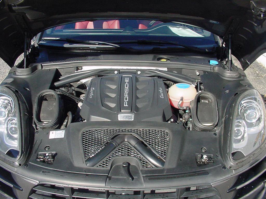Used 2016 Porsche Macan Turbo image 45