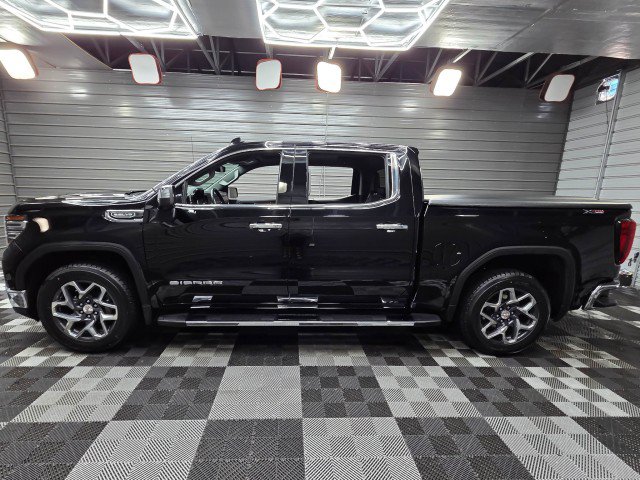 Used 2023 GMC Sierra 1500 SLT w/ SLT Premium Package AWD/4WD image 9