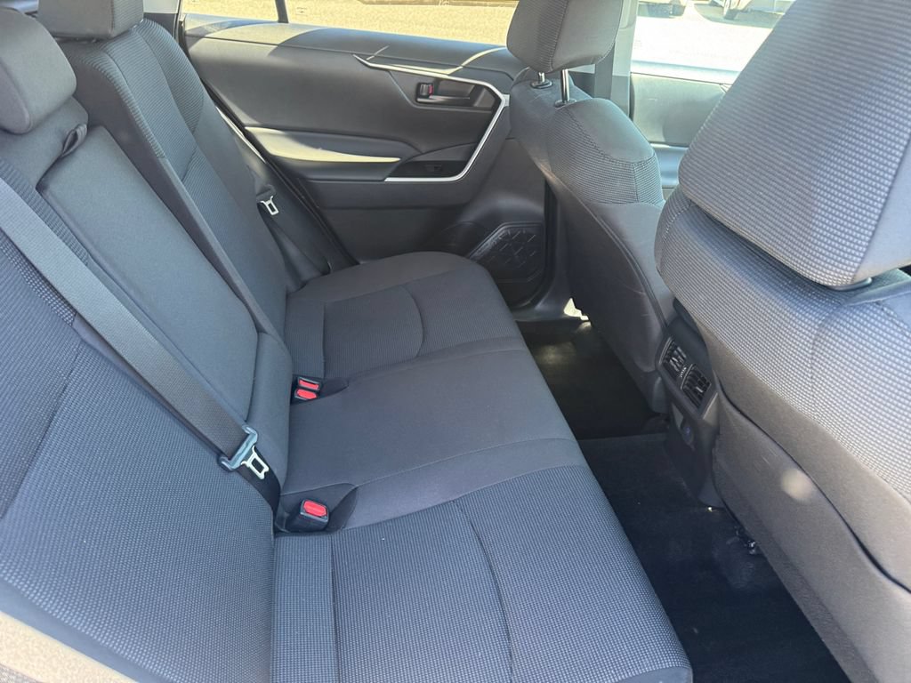 Used 2023 Toyota RAV4 LE AWD/4WD image 22