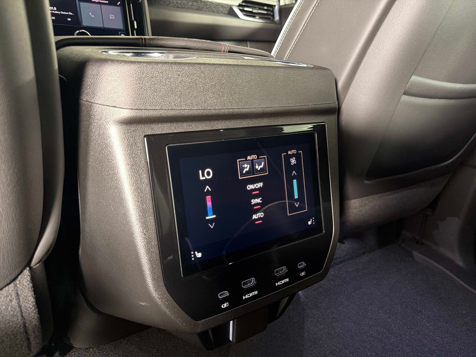 Used 2026 GMC Yukon AT4 Ultimate w/ LPO, Floor Liner Package AWD/4WD image 35