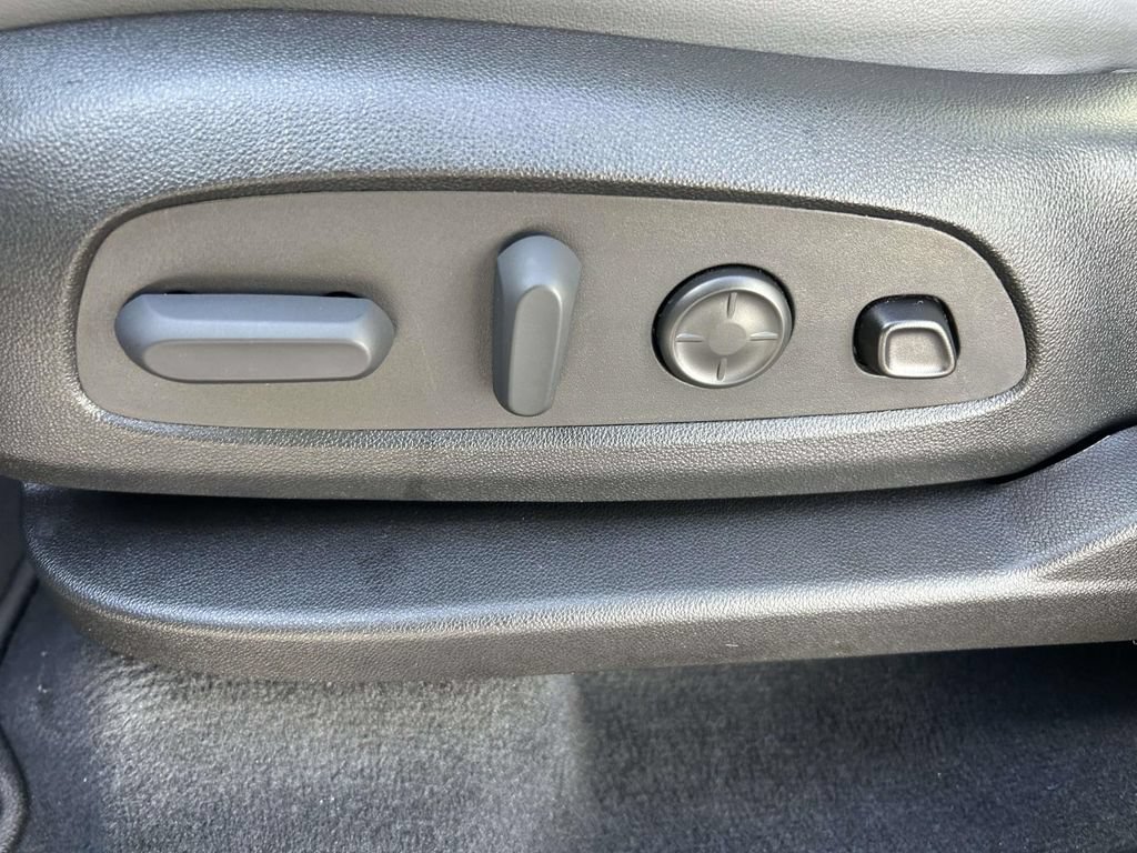 Used 2023 Buick Enclave Premium w/ Experience Buick Package FWD image 19