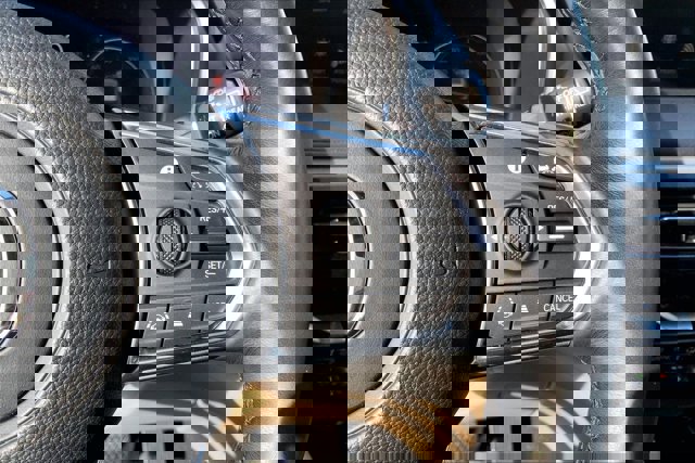 Used 2023 Acura MDX SH-AWD w/ Technology Package image 19