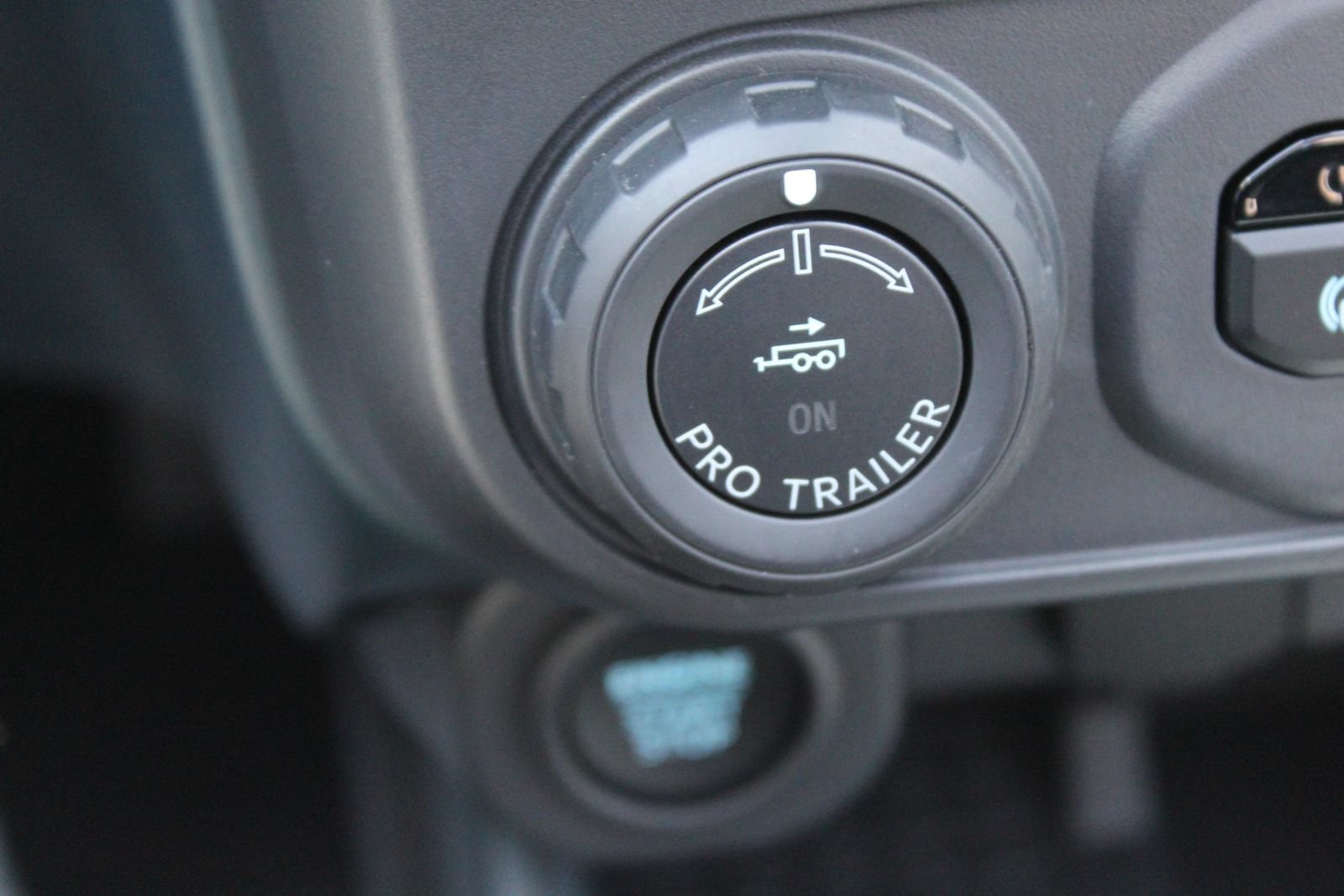 Used 2025 Ford Maverick Tremor AWD/4WD image 36