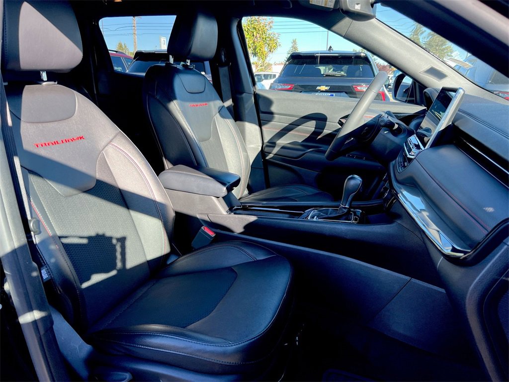 Used 2024 Jeep Compass Trailhawk image 22