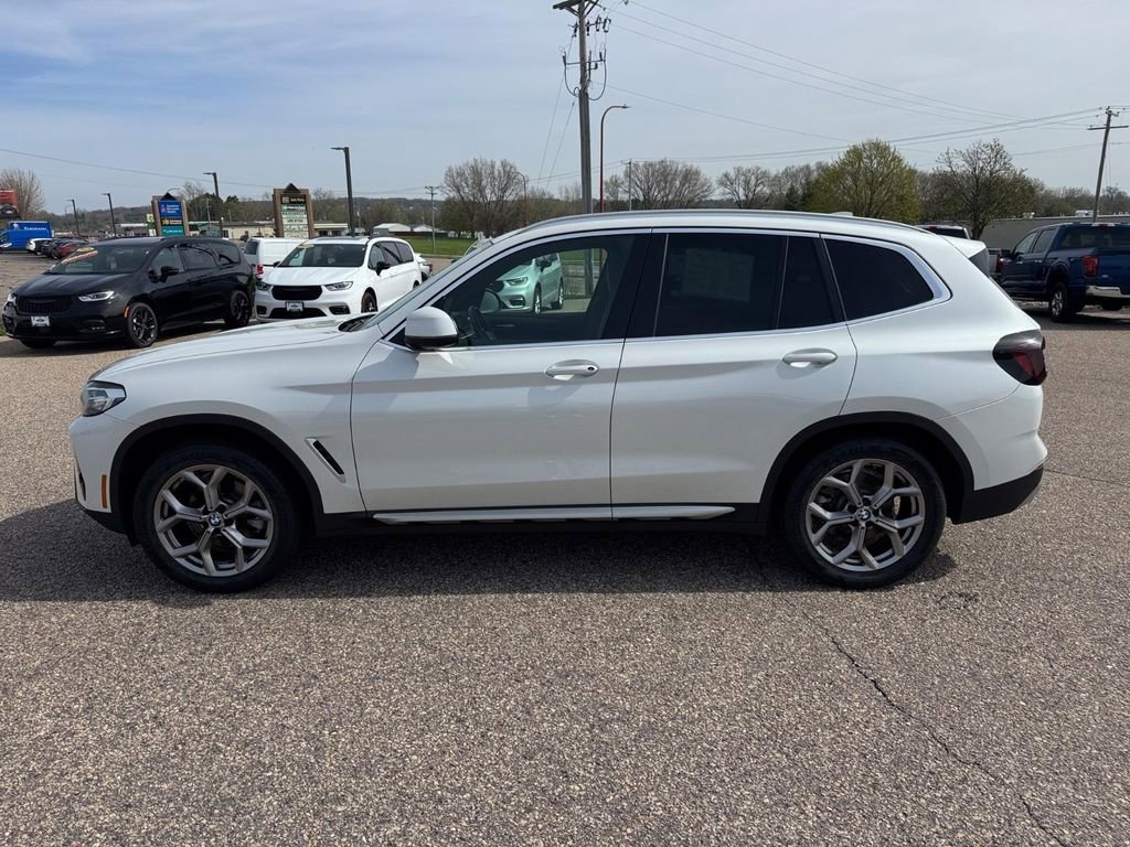 Used 2024 BMW X3 xDrive30i AWD/4WD image 2