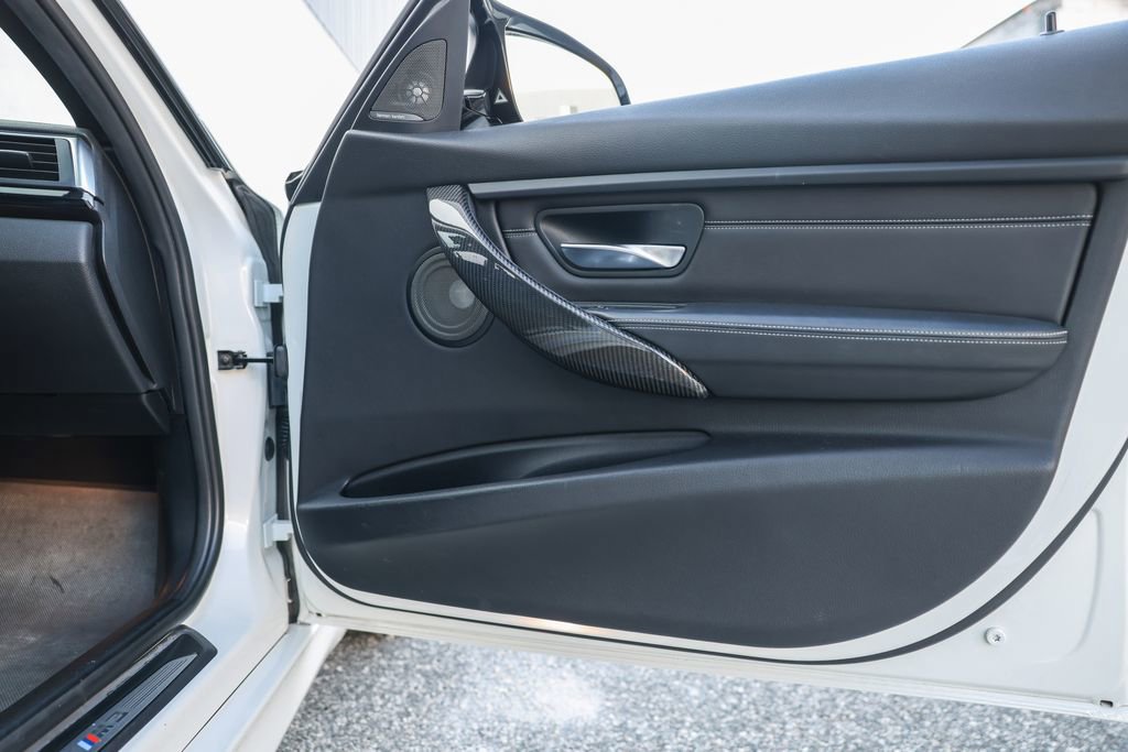 Used 2018 BMW M3 image 28