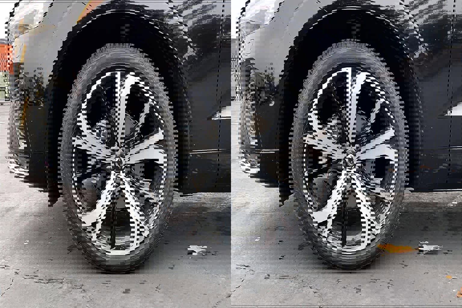 Used 2025 Volvo XC60 B5 Ultra w/ Protection Package Premier image 12