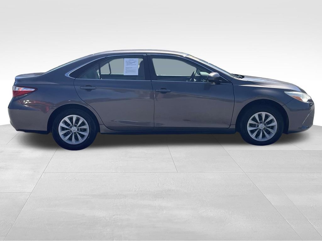 Used 2017 Toyota Camry LE FWD image 2