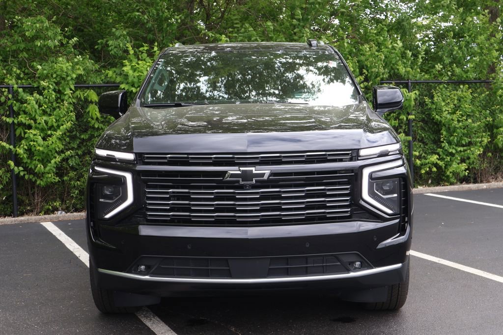 Used 2025 Chevrolet Tahoe High Country w/ Sun And Tow Package AWD/4WD image 2