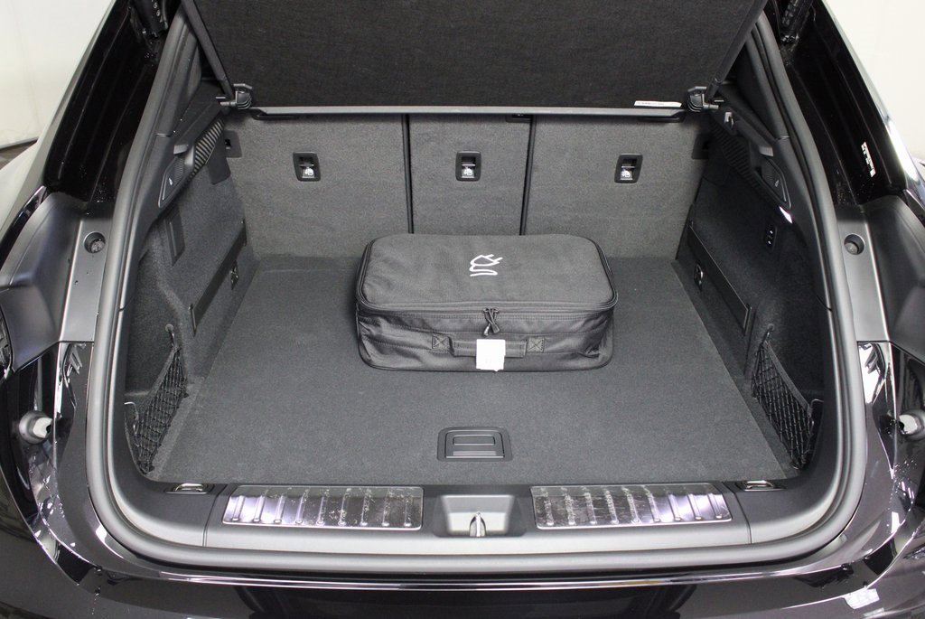 Used 2025 Porsche Macan Electric image 14