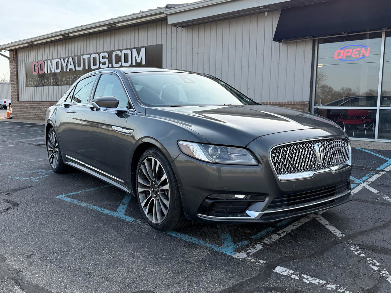 Used 2019 Lincoln Continental Select w/ Continental Climate Package AWD/4WD image 4