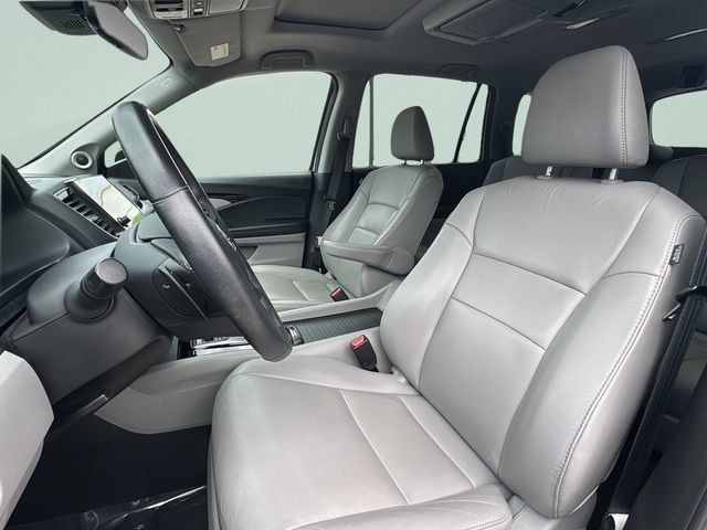 Certified 2022 Honda Pilot Touring image 9