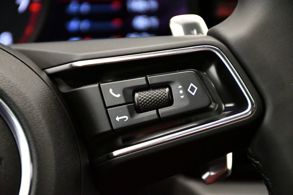Used 2025 Porsche Macan Turbo image 23
