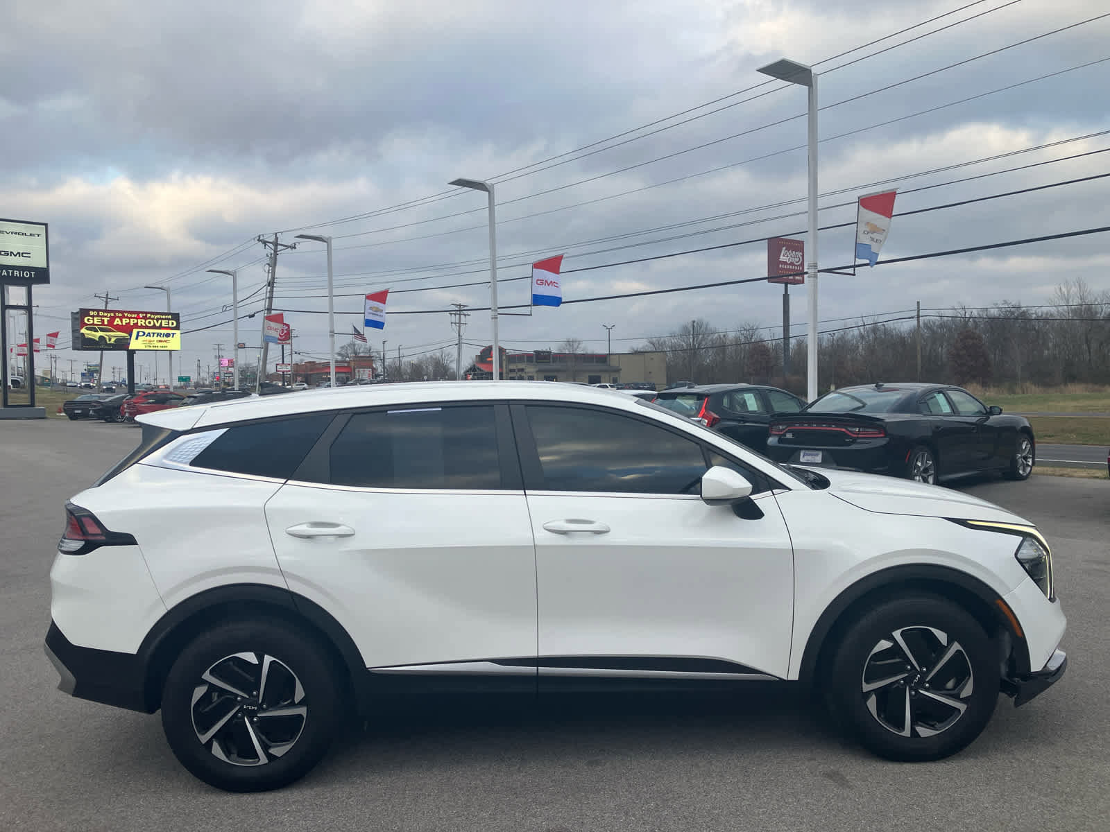 Used 2023 Kia Sportage LX image 8