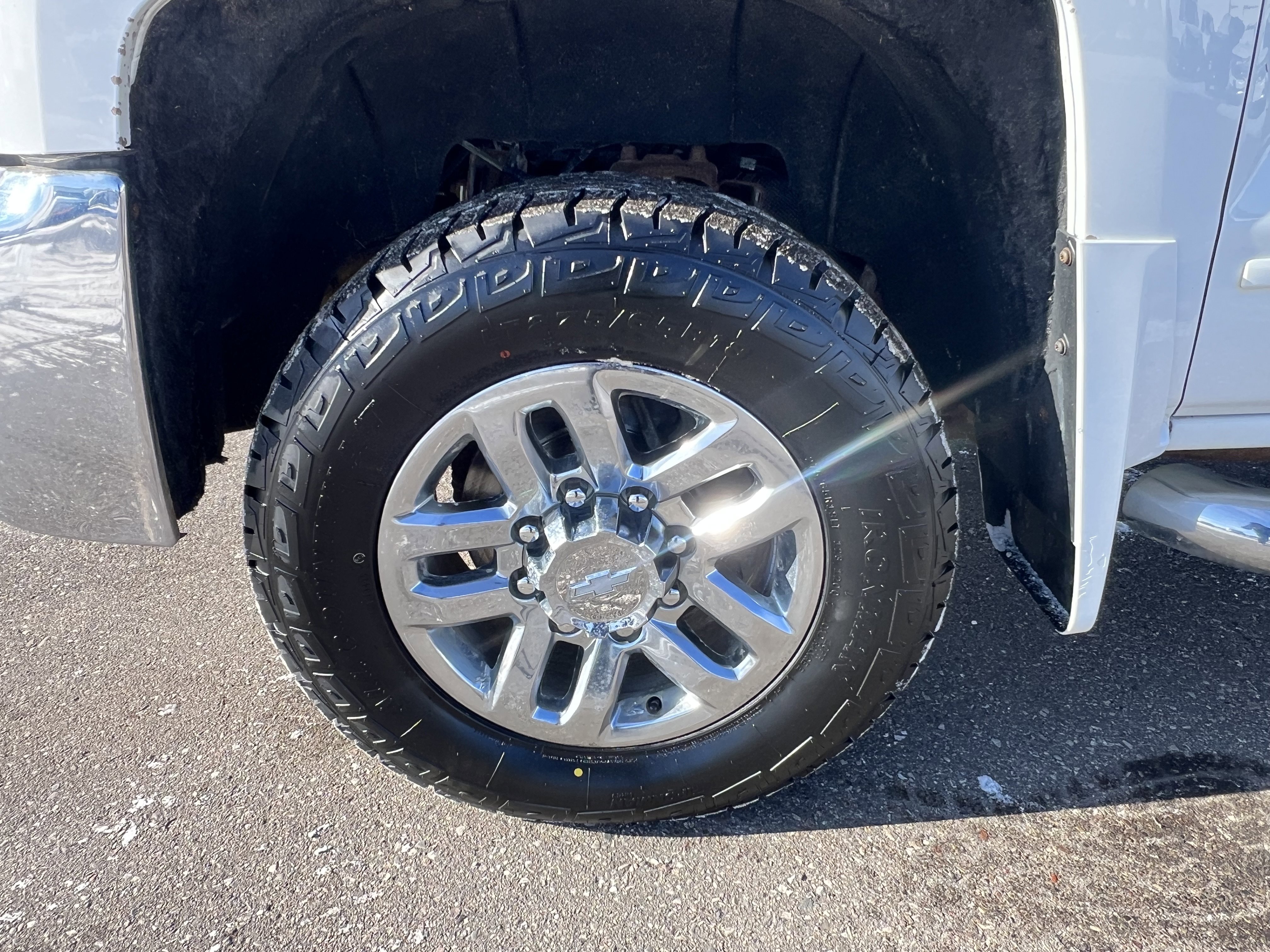 Used 2017 Chevrolet Silverado 3500 LT image 4