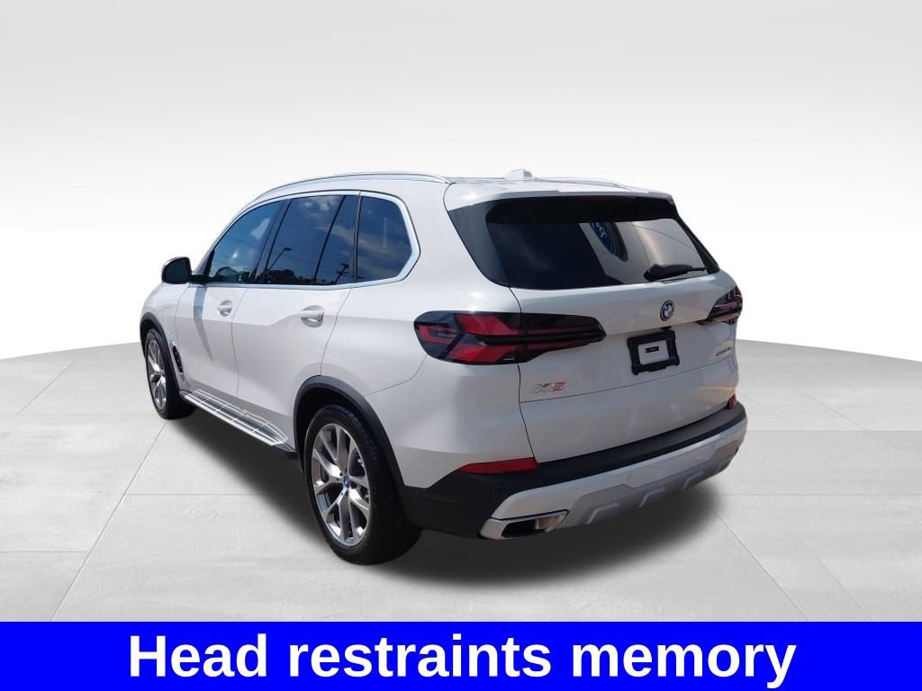 Used 2025 BMW X5 xDrive50e AWD/4WD image 17