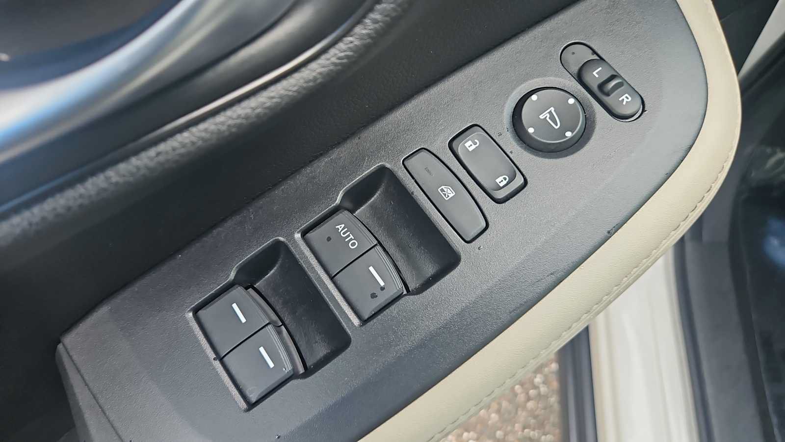 Certified 2025 Honda HR-V LX image 15