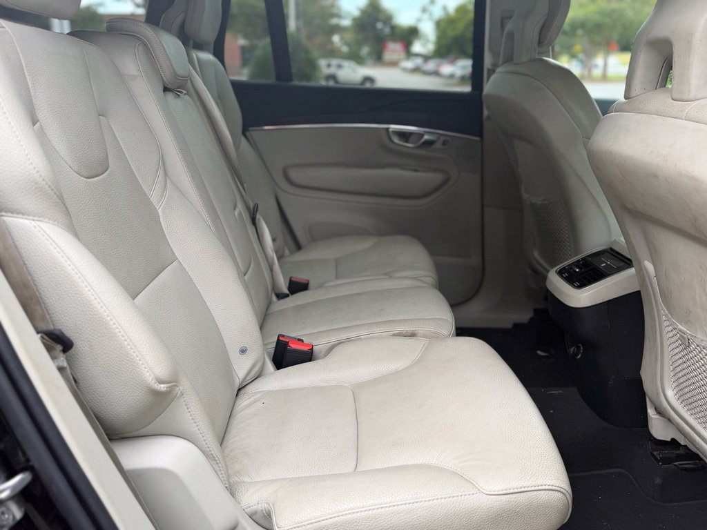 Used 2020 Volvo XC90 T5 Momentum AWD/4WD image 19