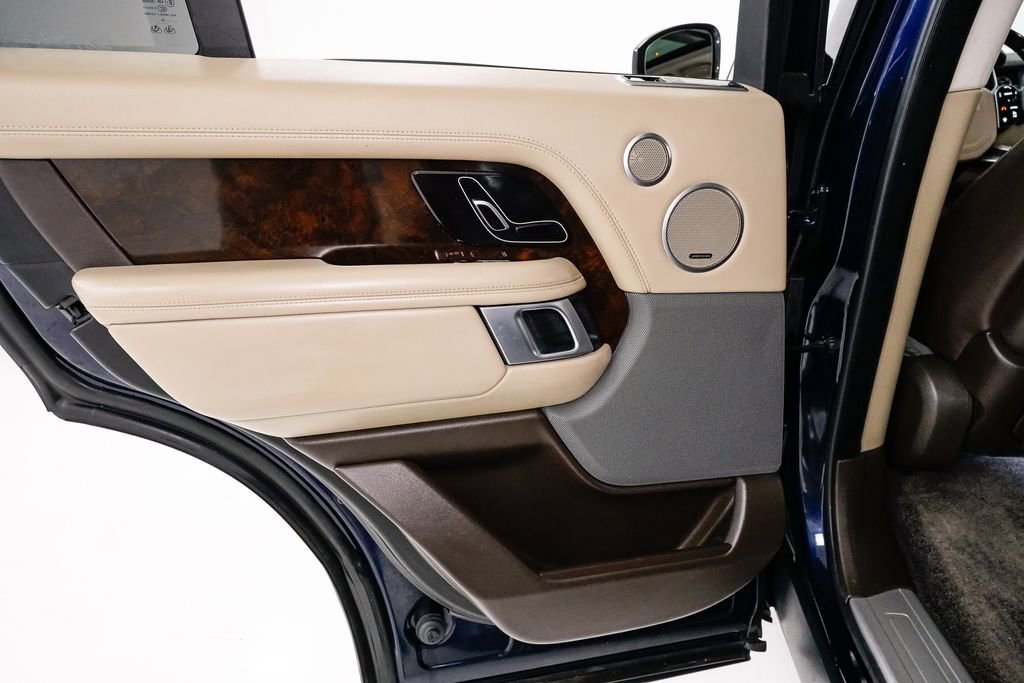 Used 2020 Land Rover Range Rover HSE image 32