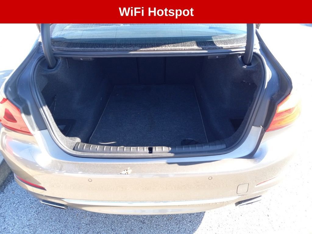 Used 2018 BMW 540i xDrive image 10