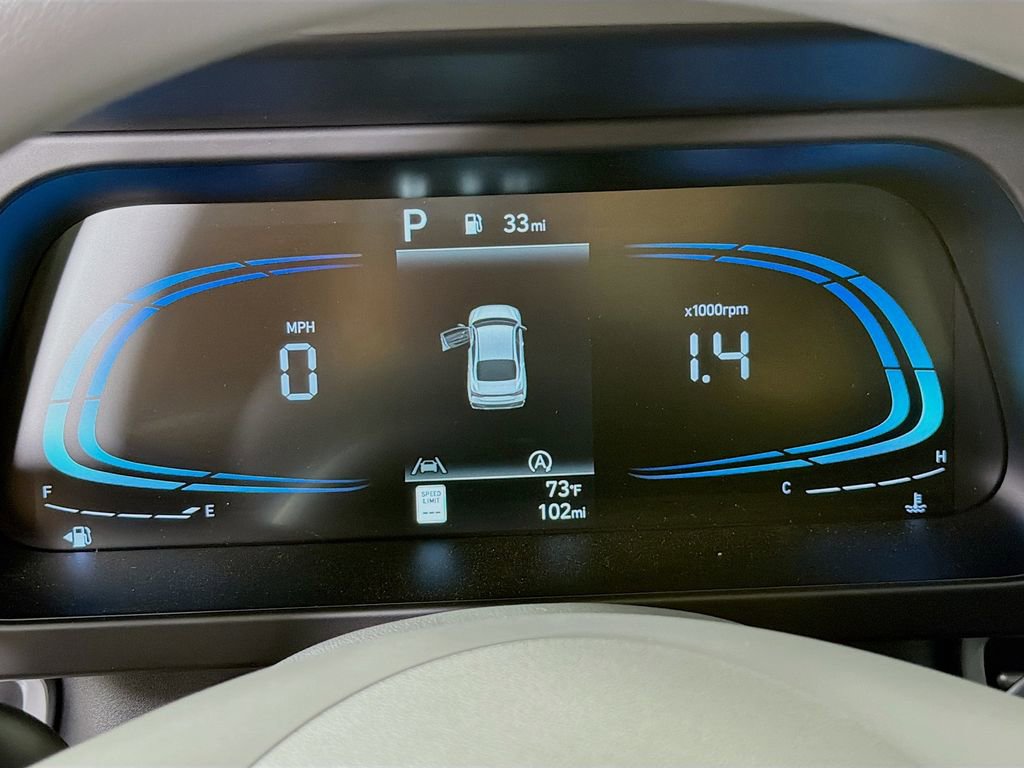 Used 2025 Hyundai Elantra SE FWD image 15