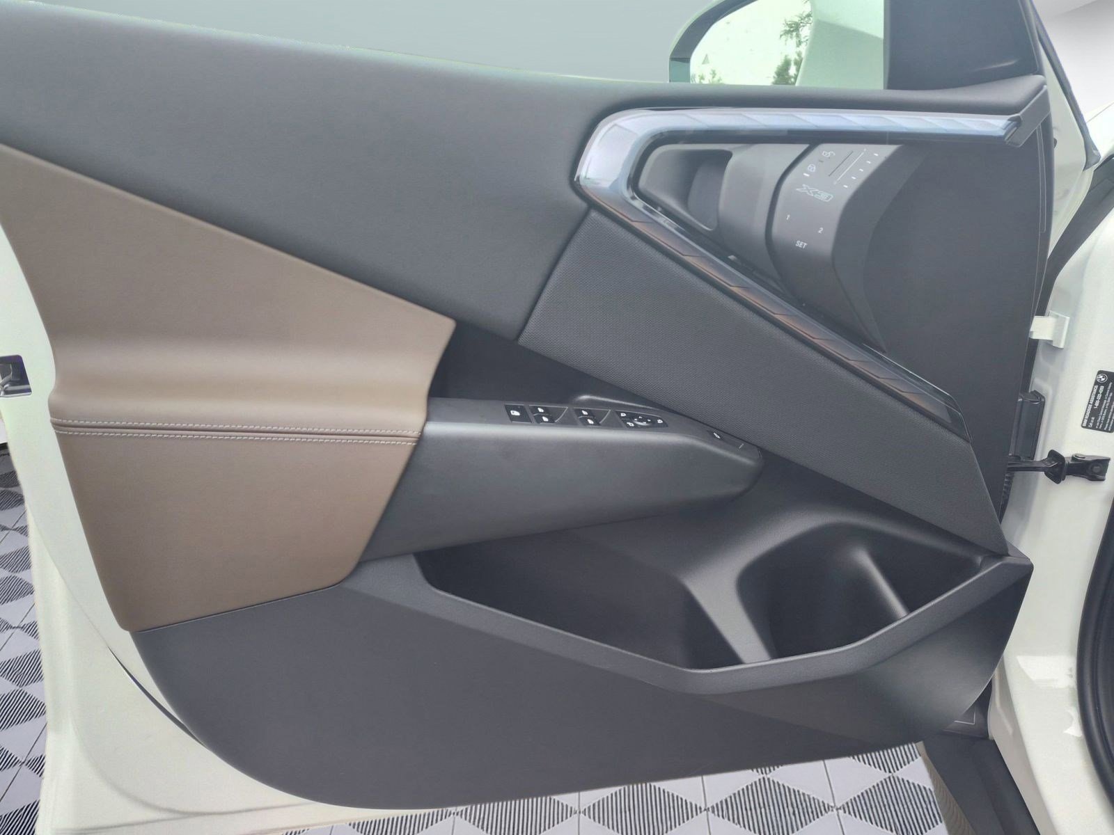 Used 2025 BMW X3 xDrive30i w/ Convenience Package image 21