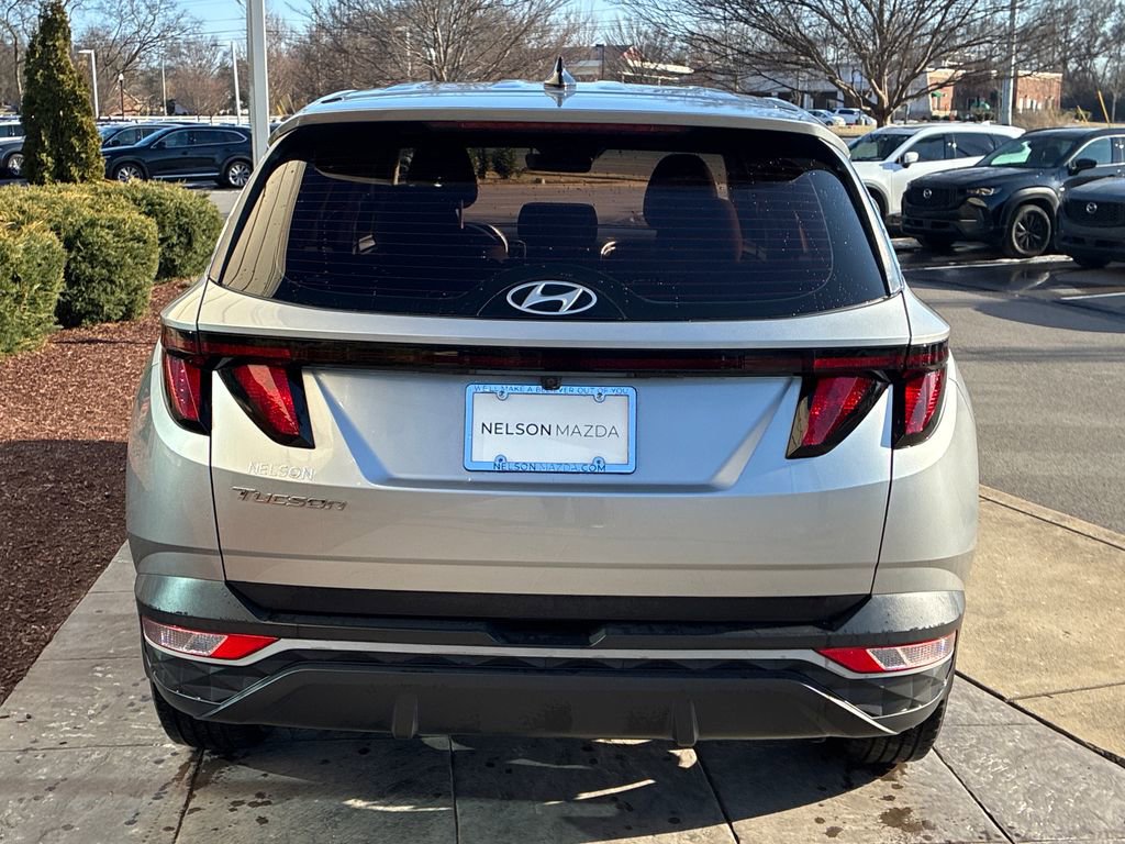 Used 2022 Hyundai Tucson SE image 4