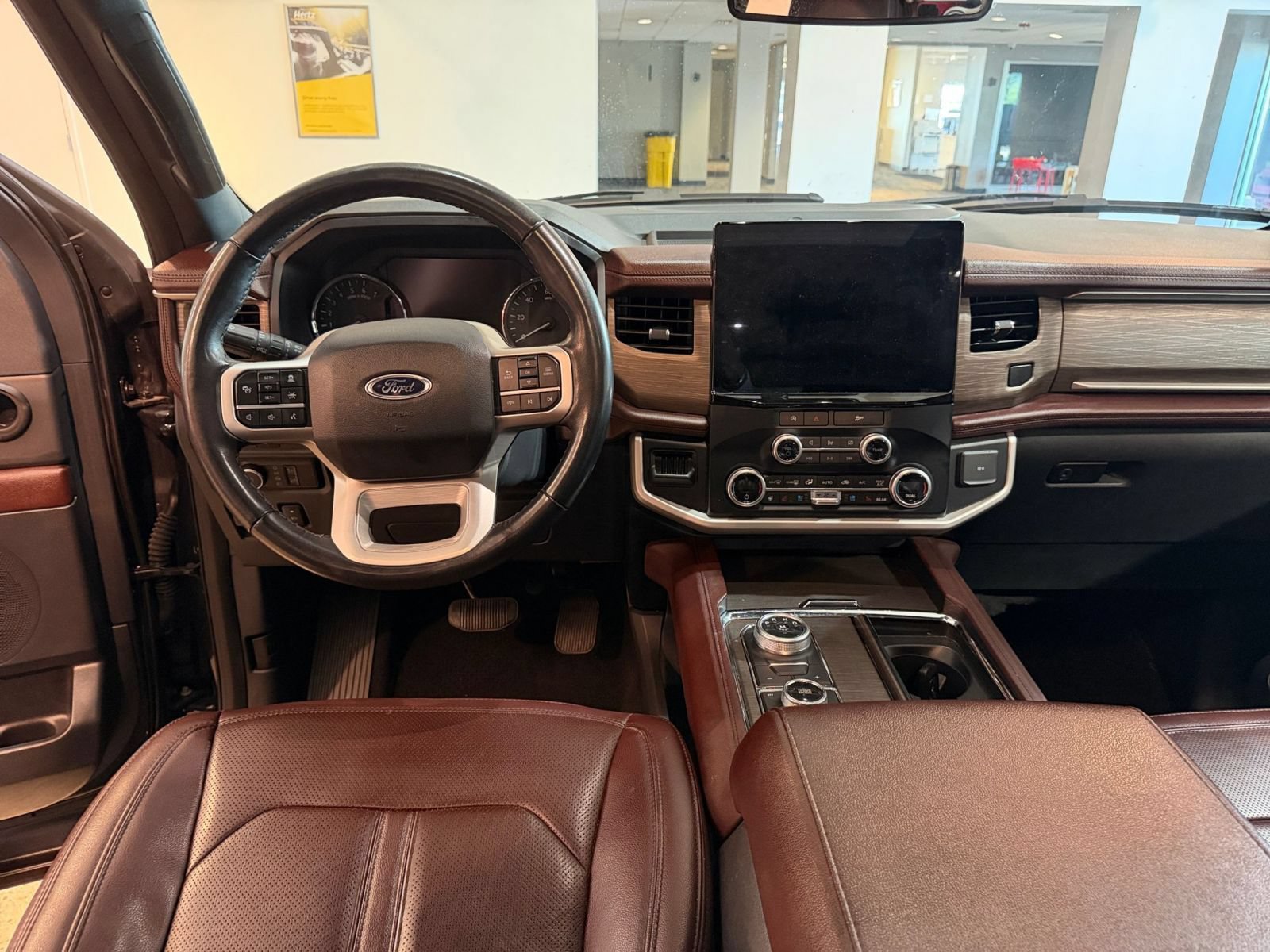 Used 2024 Ford Expedition Limited AWD/4WD image 32