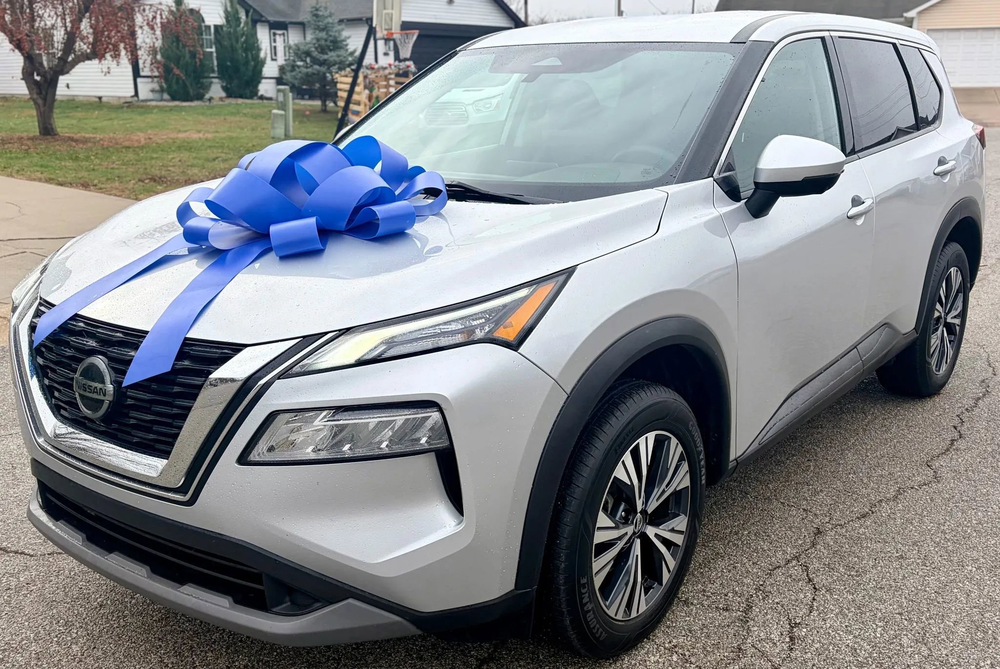 Used 2021 Nissan Rogue SV image 1