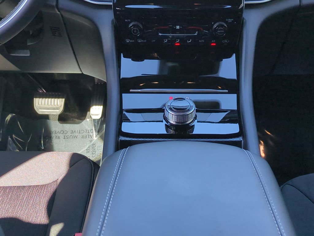 New 2025 Jeep Grand Cherokee L Laredo image 19