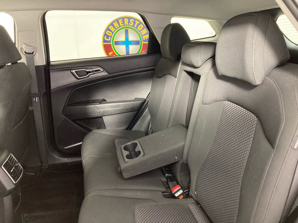 Used 2025 Kia Sportage LX image 17