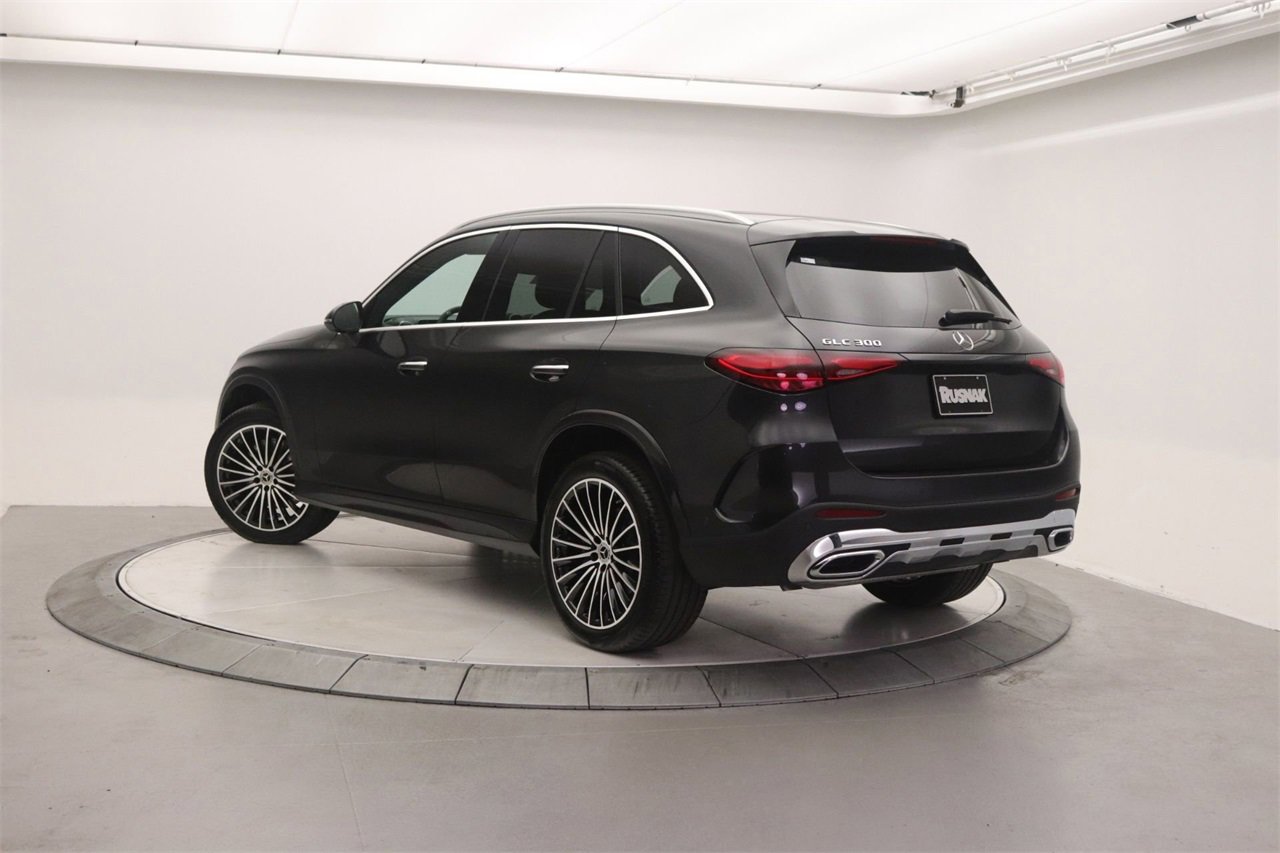 New 2026 Mercedes-Benz GLC 300 image 2