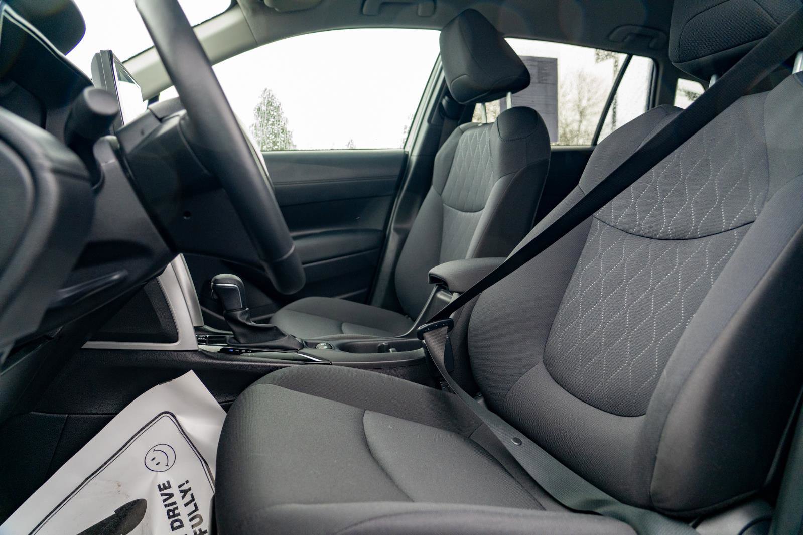 Used 2025 Toyota Corolla Cross LE image 15