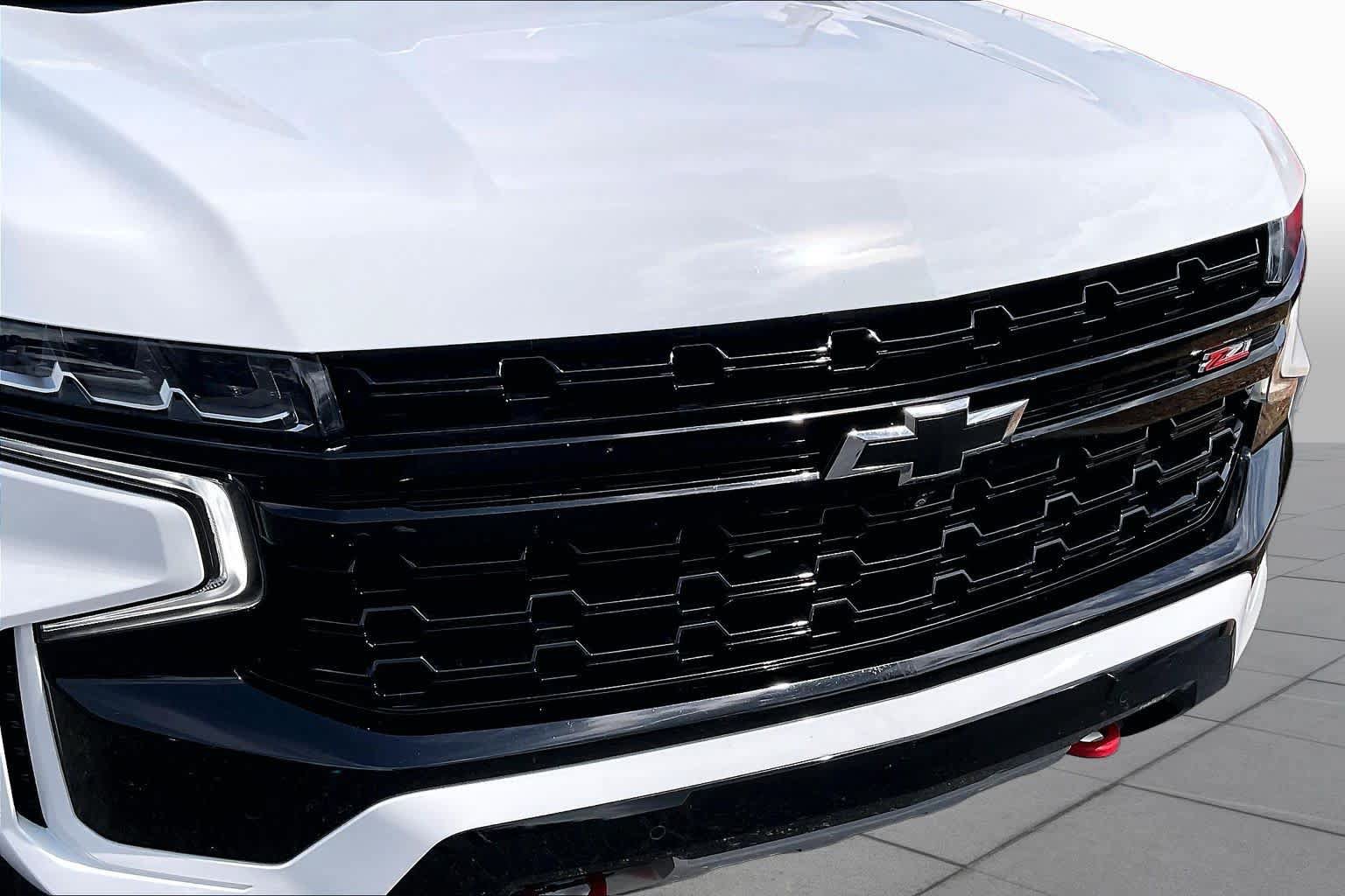 Used 2023 Chevrolet Suburban Z71 w/ Luxury Package AWD/4WD image 31