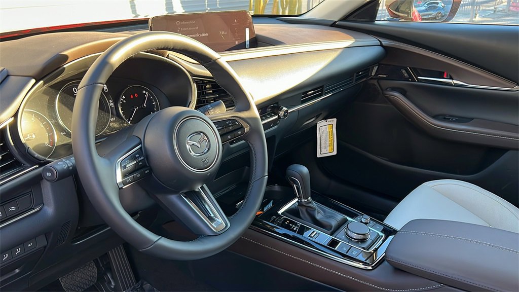 Used 2025 MAZDA CX-30 2.5 Turbo w/ Premium Plus Pkg image 18