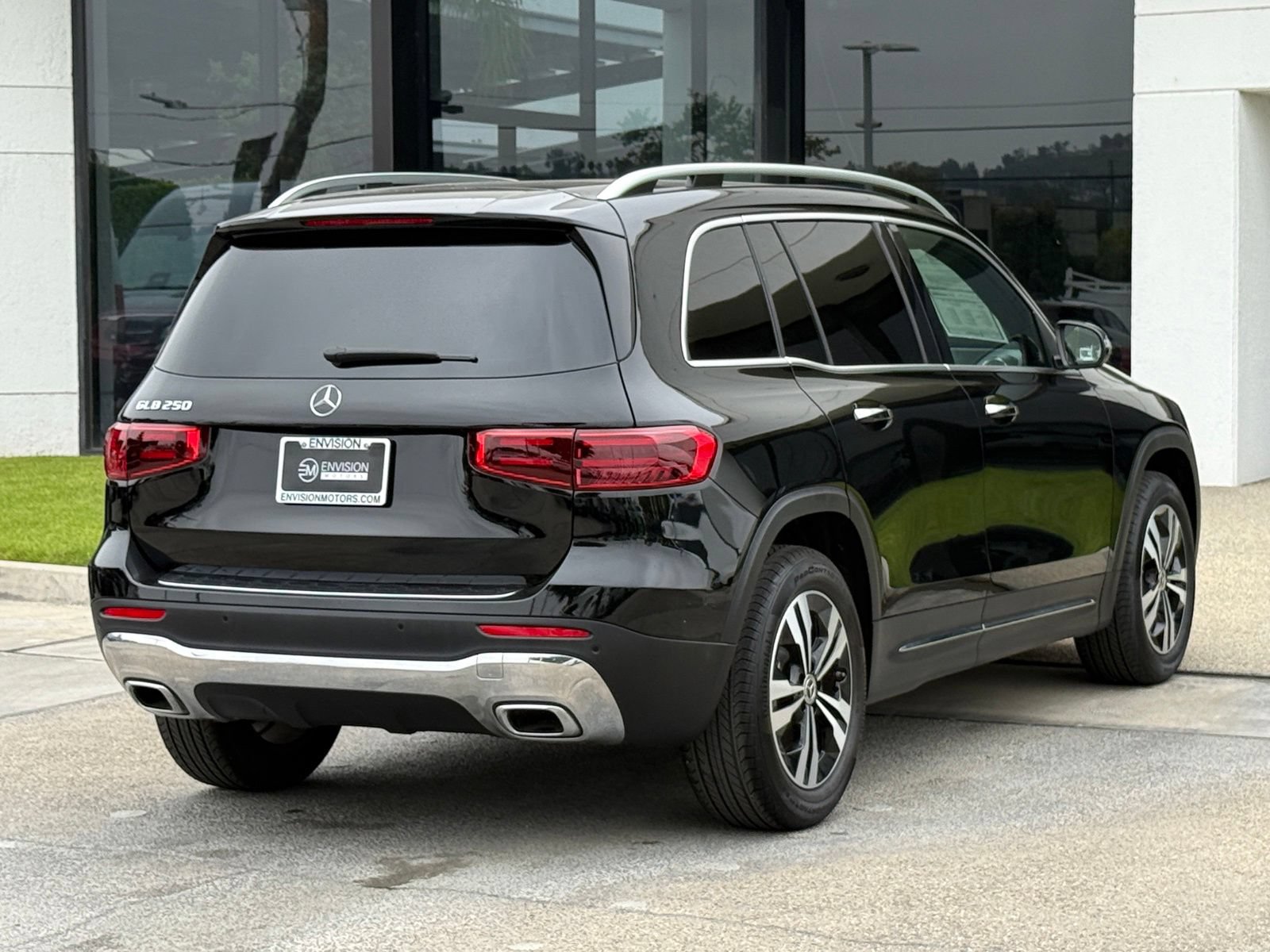 Used 2025 Mercedes-Benz GLB 250 image 16
