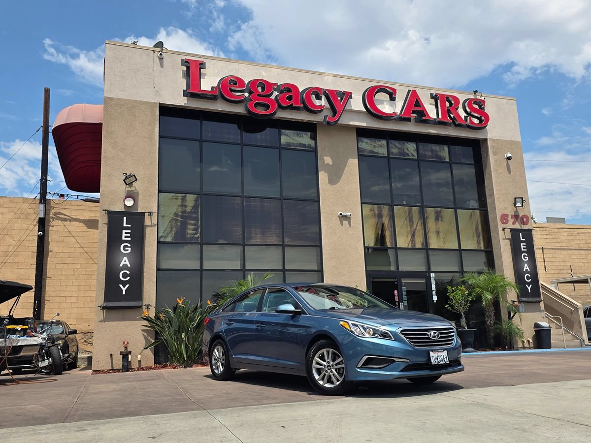 Used 2017 Hyundai Sonata SE FWD image 2